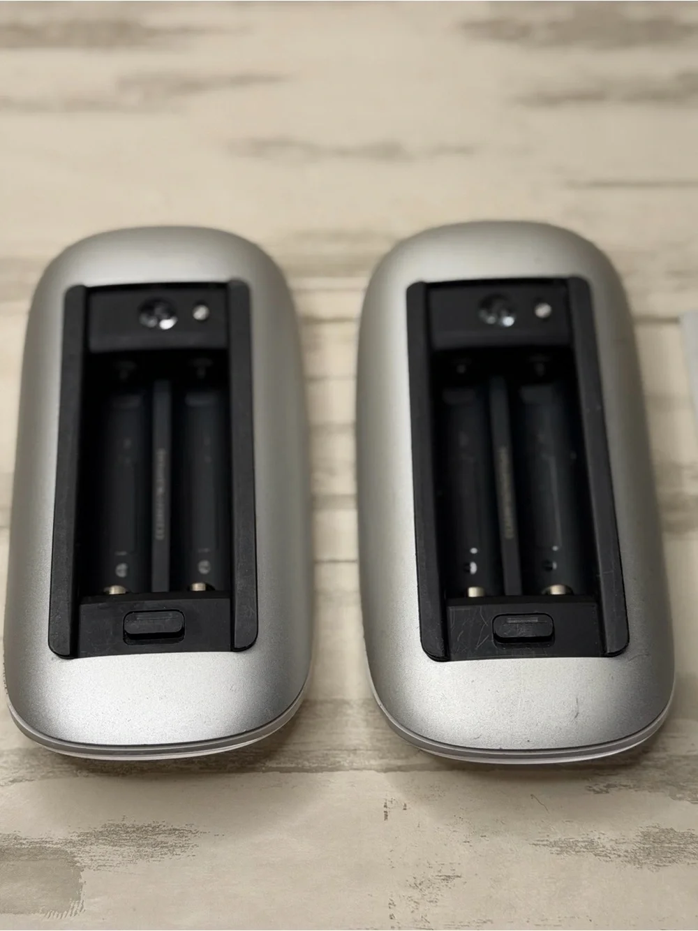 [Lot of 2] Apple Bluetooth Wireless Magic Mouse (1st Gen) A1296 - Working